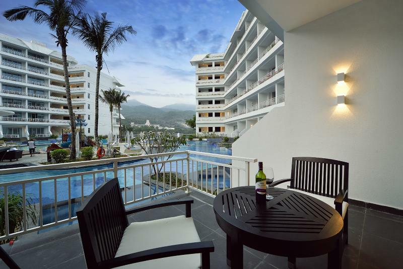 Palace Resort Yalong Bay Sanya Luoyushangcun Exterior foto